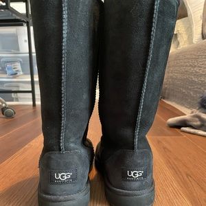 UGG classic tall, black, size 5y (fits women’s 7-7.5). Minimal wear